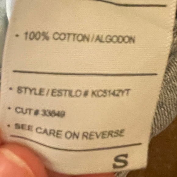 Size small ripped jean shorts. - Picture 4 of 4